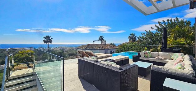 Foto 1 de Casa en venda a Sierra Blanca de 5 habitacions amb terrassa i piscina