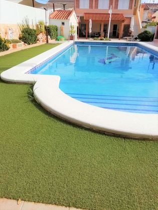 Foto 1 de Casa adossada en venda a El Esparragal de 8 habitacions amb piscina i garatge