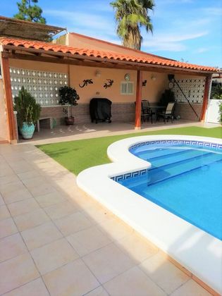 Foto 2 de Casa adossada en venda a El Esparragal de 8 habitacions amb piscina i garatge