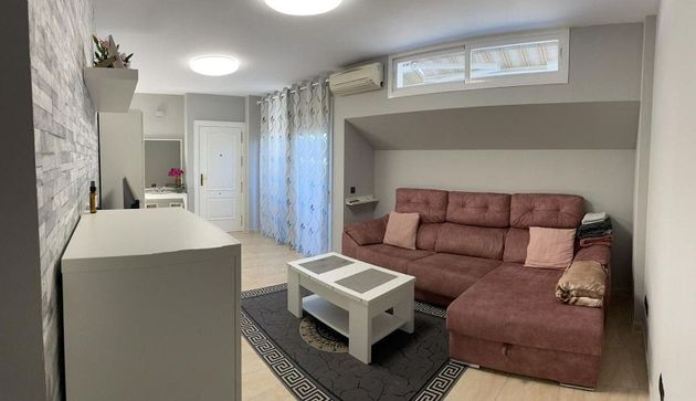 Foto 2 de Venta de piso en Cártama de 3 habitaciones con terraza y aire acondicionado