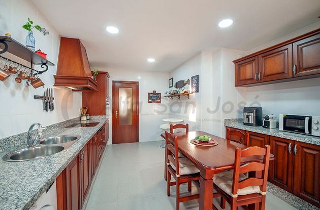 Foto 2 de Pis en venda a Rinconada (La) de 4 habitacions amb balcó i aire acondicionat