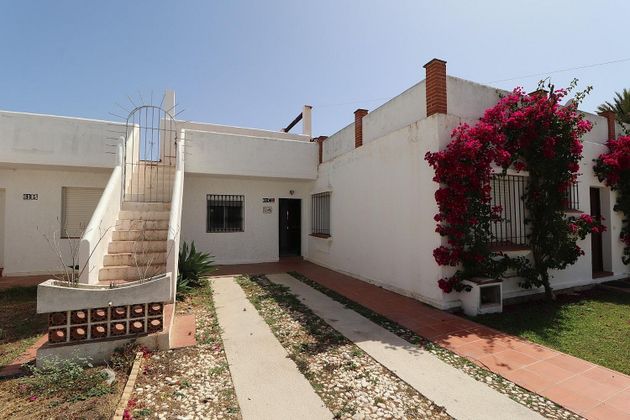 Foto 1 de Casa adossada en lloguer a El Faro de Calaburra - Chaparral de 2 habitacions amb terrassa i piscina