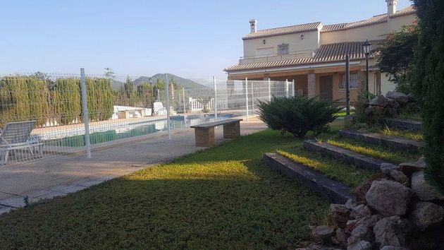Foto 1 de Chalet en venta en Ador de 5 habitaciones con terraza y piscina