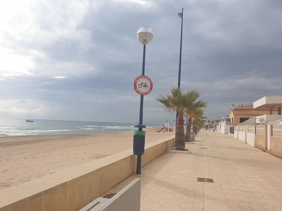Foto 2 de Piso en venta en avenida De la Mar Mediterrània de 3 habitaciones con terraza y piscina