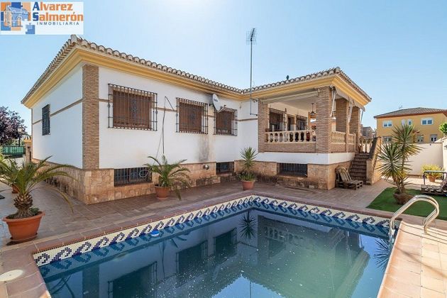 Foto 1 de Xalet en venda a Residencial Triana - Barrio Alto de 5 habitacions amb terrassa i piscina