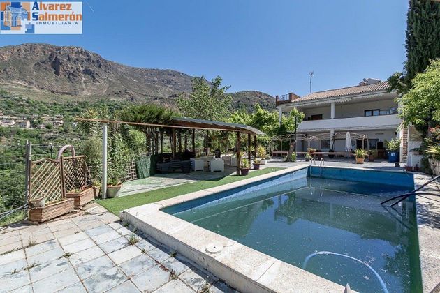 Foto 1 de Chalet en venta en Guejar Sierra de 10 habitaciones con terraza y piscina
