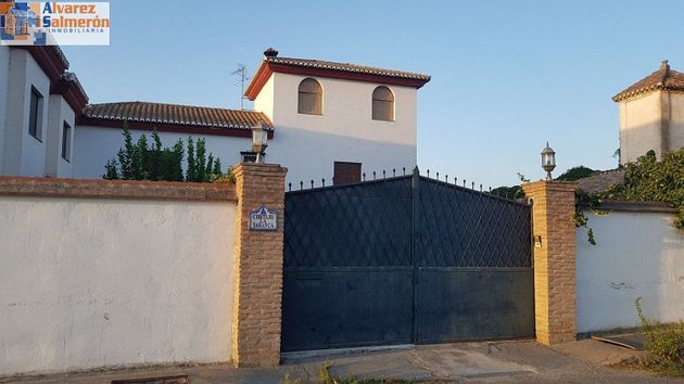 Foto 1 de Casa rural en venda a Santa Fe de 5 habitacions amb piscina i garatge