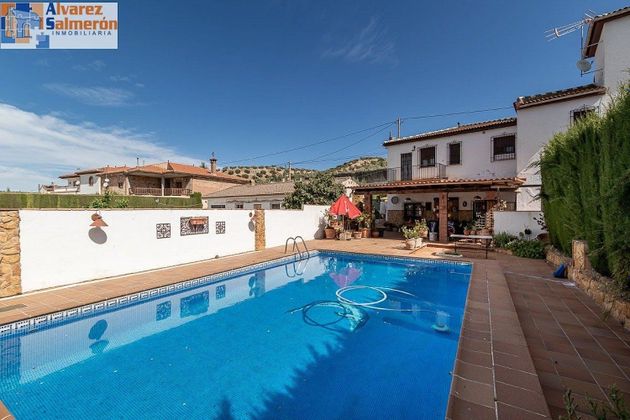 Foto 2 de Venta de chalet en Deifontes de 4 habitaciones con terraza y piscina