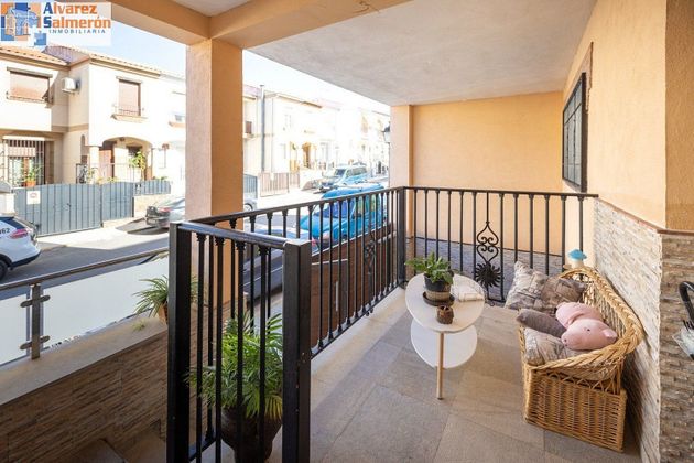 Foto 1 de Casa en venda a Peligros de 4 habitacions amb terrassa i balcó