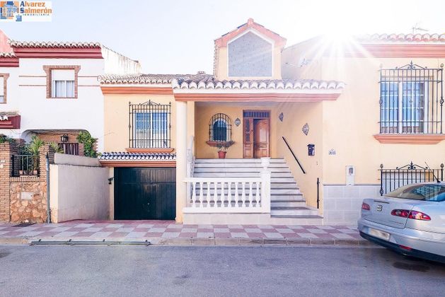 Foto 1 de Casa en venda a Cúllar Vega de 4 habitacions amb terrassa i garatge