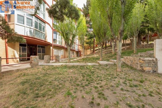 Foto 2 de Dúplex en venta en Sierra Nevada - Pradollano de 3 habitaciones con terraza y jardín
