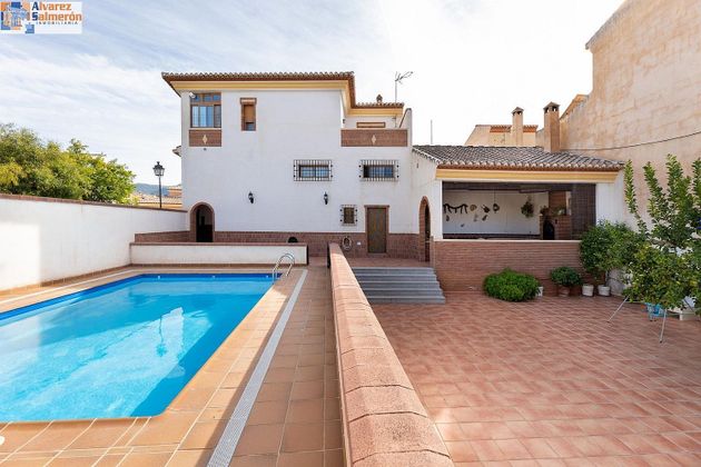 Foto 2 de Venta de chalet en Gójar de 4 habitaciones con terraza y piscina