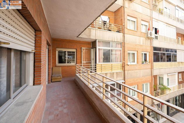 Foto 1 de Piso en venta en Camino de Ronda - Rosaleda de 5 habitaciones con terraza y balcón