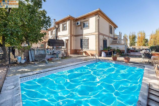 Foto 1 de Xalet en venda a Ogíjares de 4 habitacions amb terrassa i piscina