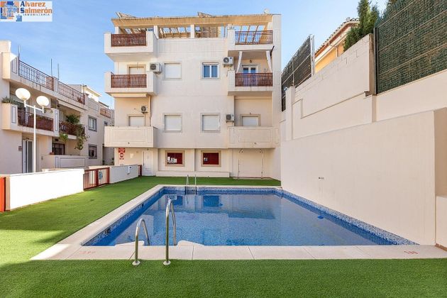 Foto 2 de Venta de casa en Gójar de 3 habitaciones con terraza y piscina
