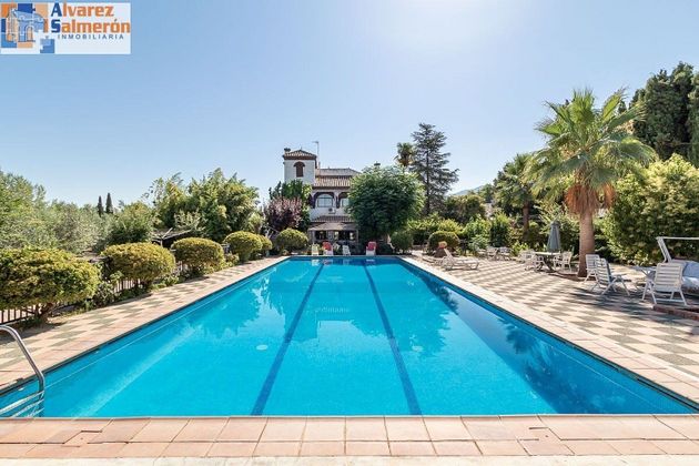 Foto 2 de Venta de chalet en Zubia (La) de 11 habitaciones con terraza y piscina