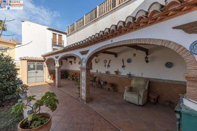 Foto 2 de Xalet en venda a Huétor Vega de 6 habitacions amb terrassa i piscina