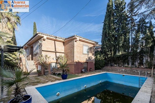 Foto 2 de Venta de chalet en Gójar de 5 habitaciones con piscina y jardín