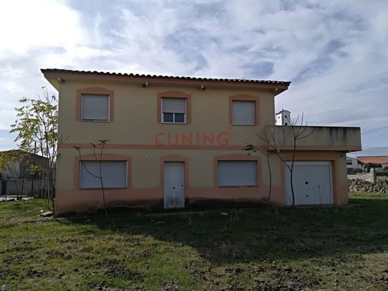 Foto 1 de Casa rural en venda a Torremocha de 4 habitacions amb terrassa i garatge