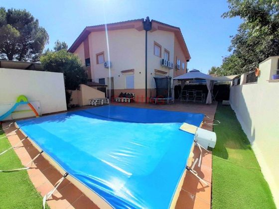 Foto 1 de Casa en venda a Mejostilla de 3 habitacions amb piscina i garatge