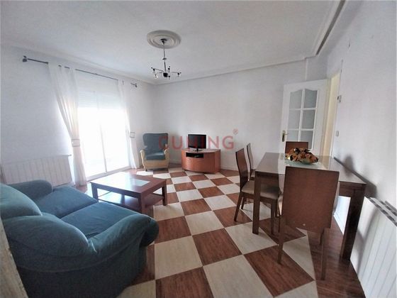 Foto 1 de Piso en alquiler en Centro - Cáceres de 3 habitaciones con terraza y calefacción