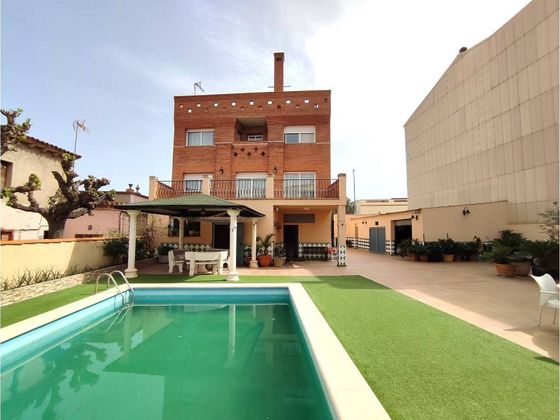 Foto 1 de Casa en venta en Torrelavit de 6 habitaciones con terraza y piscina
