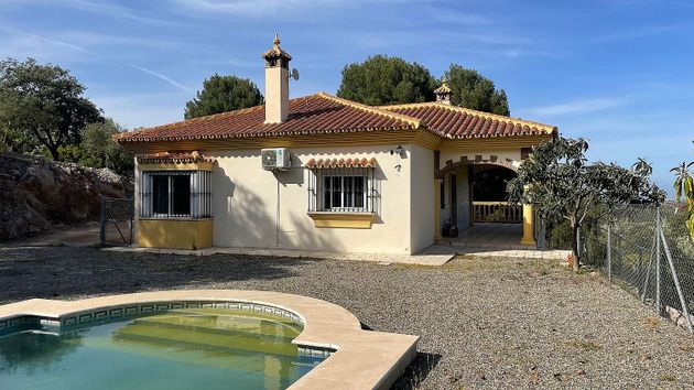 Foto 1 de Casa rural en venda a Coín de 2 habitacions amb terrassa i piscina