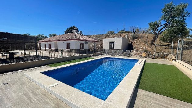 Foto 1 de Casa rural en venda a calle Diseminado Diseminados de 3 habitacions amb terrassa i piscina