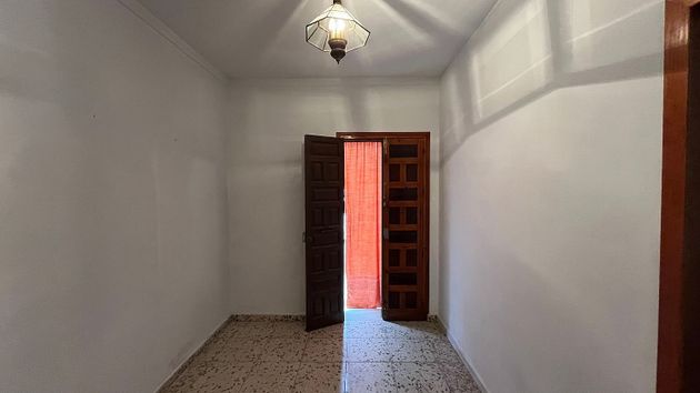 Foto 2 de Casa adosada en venta en calle Pizarra de 4 habitaciones y 136 m²