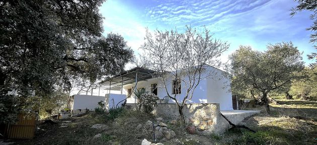 Foto 2 de Casa rural en venta en Casarabonela de 2 habitaciones con terraza y jardín