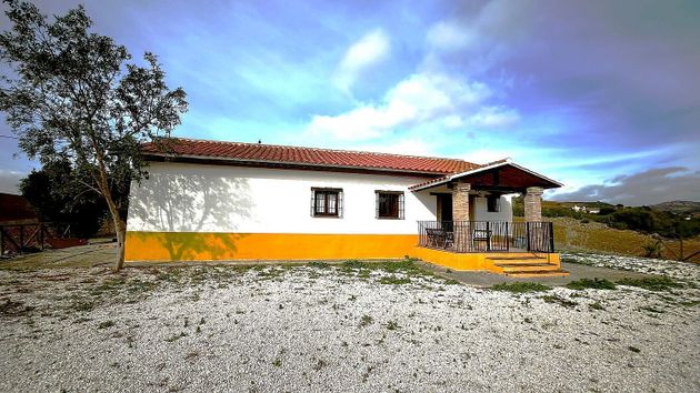 Foto 1 de Venta de casa rural en Álora de 2 habitaciones con terraza y jardín