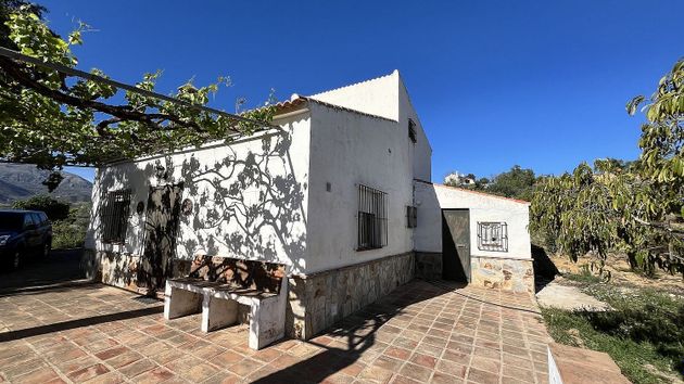 Foto 1 de Casa rural en venda a polígono Diseminado de 3 habitacions amb terrassa i jardí