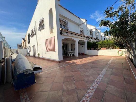 Foto 1 de Casa en venda a urbanización Camino Bitacora de 3 habitacions amb terrassa i jardí
