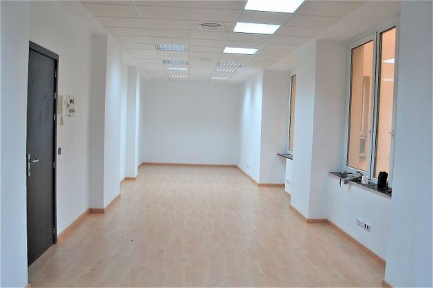 Foto 1 de Oficina en alquiler en Sector Sur  - La Palmera - Reina Mercedes de 80 m²