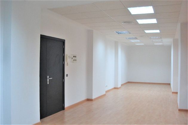 Foto 2 de Oficina en alquiler en Sector Sur  - La Palmera - Reina Mercedes de 80 m²