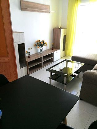 Foto 2 de Xalet en venda a Nervión de 3 habitacions amb terrassa i garatge