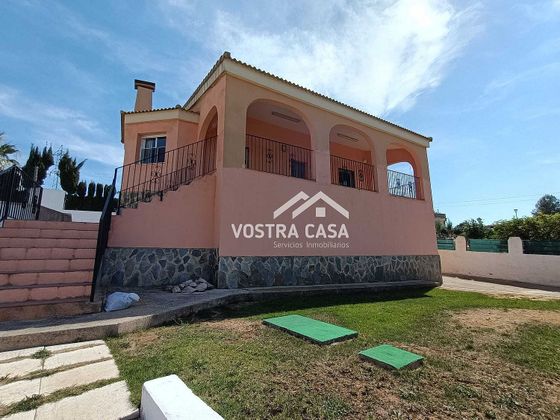Foto 2 de Casa en venda a Las Pedrizas de 4 habitacions amb piscina i garatge