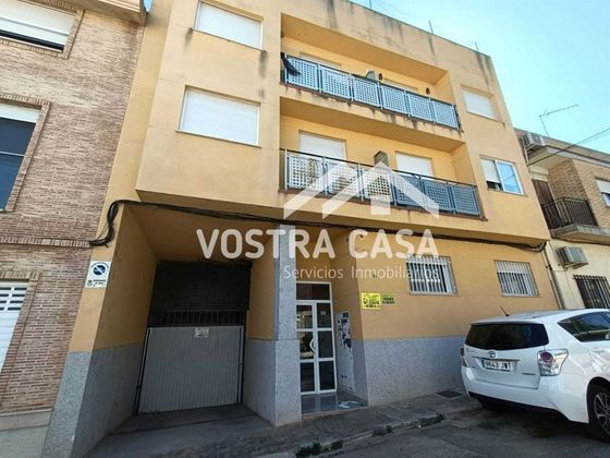 Foto 1 de Venta de piso en Centro - Chiva de 2 habitaciones con terraza y garaje