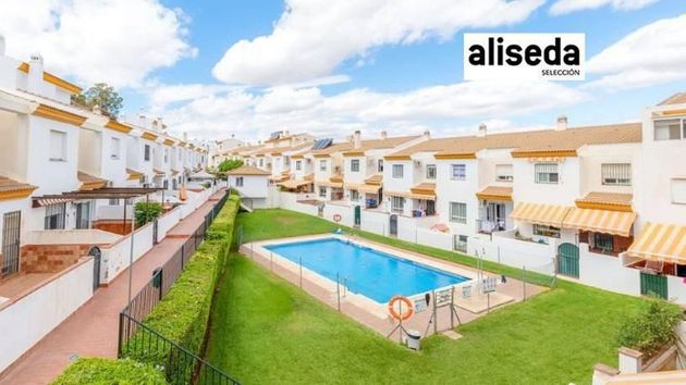 Foto 2 de Casa en venda a avenida Del Mar de 3 habitacions amb terrassa i piscina