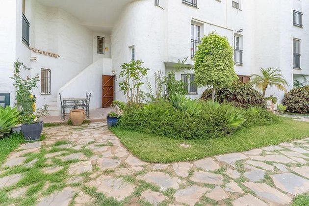 Foto 2 de Casa en venda a calle Bélgica de 4 habitacions amb terrassa i piscina