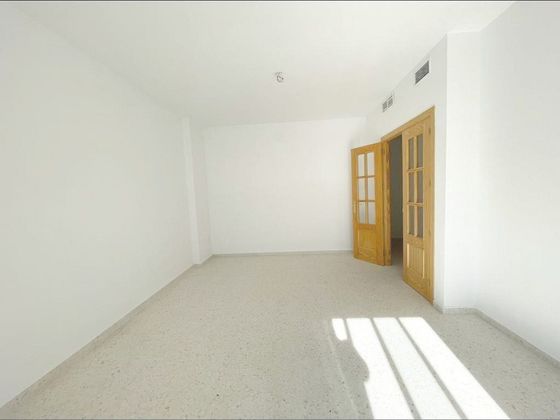 Foto 2 de Piso en venta en Villanueva de Algaidas de 3 habitaciones con garaje y aire acondicionado