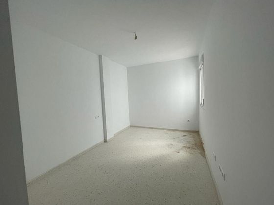 Foto 2 de Piso en venta en Villanueva de Algaidas de 3 habitaciones con garaje y balcón