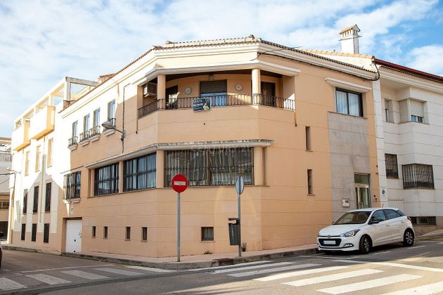 Foto 1 de Casa en venda a calle San Jorge de 4 habitacions amb terrassa i garatge