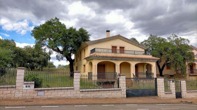 Foto 2 de Casa en venda a calle Malvasía de 4 habitacions amb terrassa i piscina
