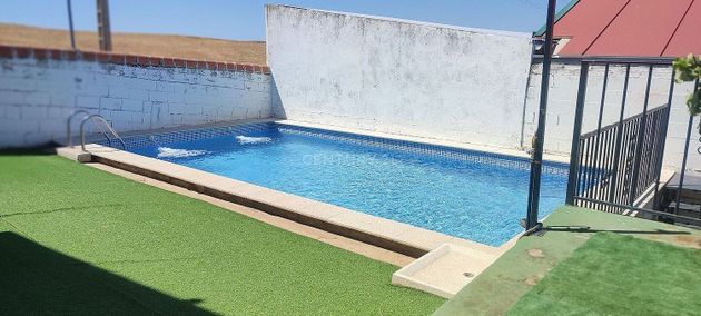 Foto 1 de Chalet en venta en Mejostilla de 4 habitaciones con terraza y piscina