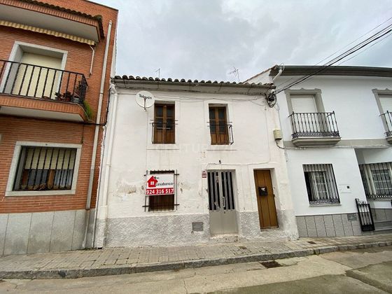 Foto 1 de Casa en venda a avenida De Trujillo de 4 habitacions i 130 m²