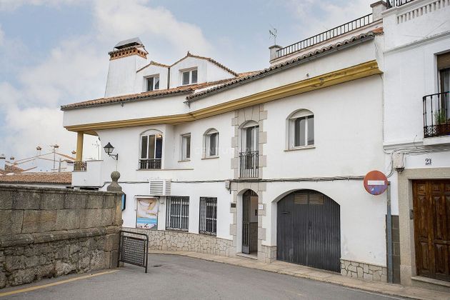 Foto 2 de Casa en venda a calle Iglesia de 4 habitacions amb terrassa i garatge