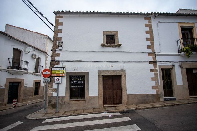 Foto 1 de Casa en venda a Malpartida de Cáceres de 4 habitacions i 259 m²