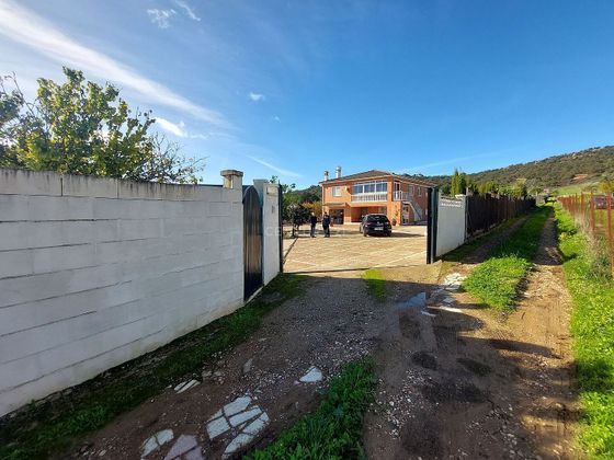 Foto 1 de Casa en venda a carretera De Miajadas de 4 habitacions amb terrassa i piscina