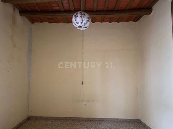 Foto 2 de Venta de casa en calle Viriato de 3 habitaciones y 151 m²
